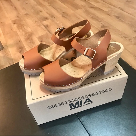 NWOT Mia Geta Swedish Wooden Clogs, Brand NEW with original box.  EU Size 40! - Picture 1 of 8